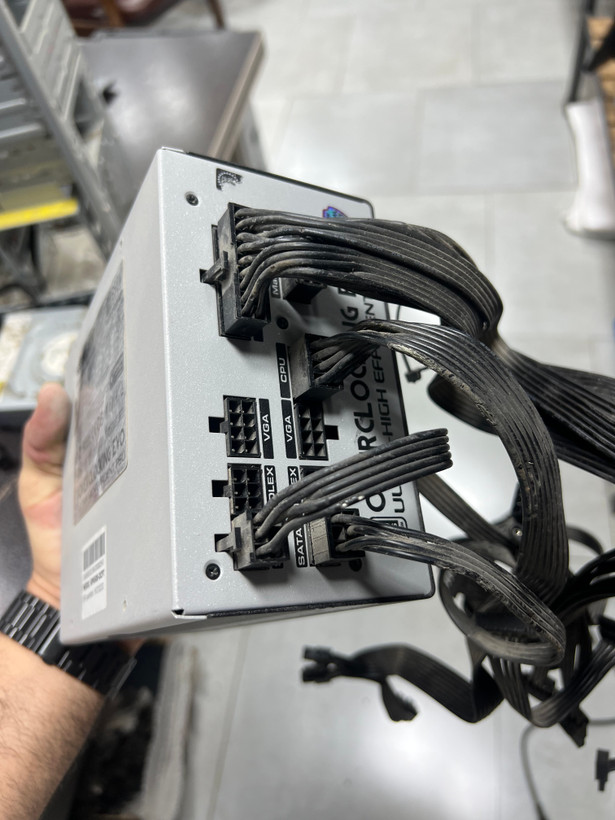 پاور گرین 650 وات فول ماژولار مدل GP650B-OCPT به همراه پک کامل کابل